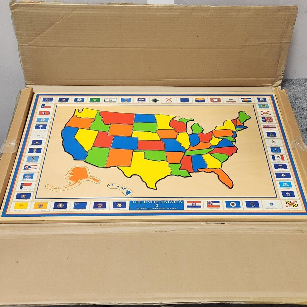 UNITED STATES NATIONAL GEOGRAPHIC SOCIETY WOODEN PUZZLE US NAT GEO FLAGS VINTAGE